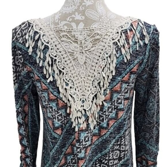 New Directions Top Tunic 3/4 Sleeve Boho  Back crocheted lace NWT Women's Medium - Picture 4 of 6